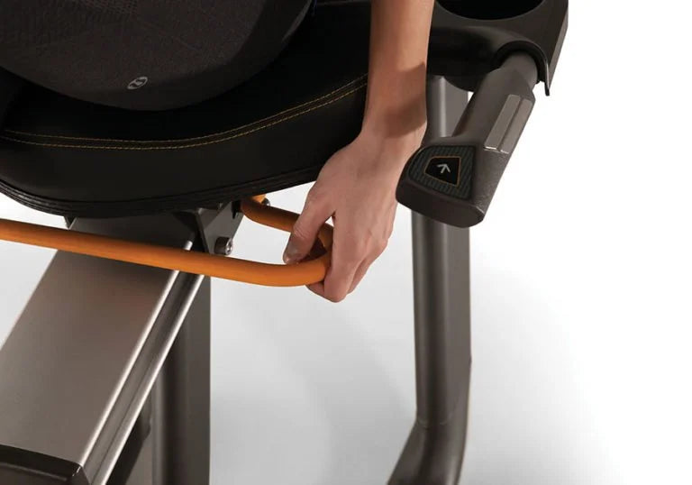 Bicicleta fitness cu spatar MATRIX R30 XR